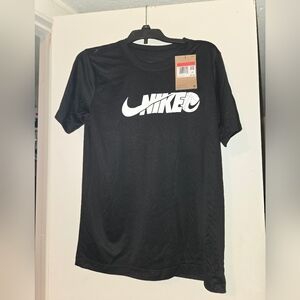 Nike kids shirt The Nike Tee DRI-FIT large (14/16) new with tags